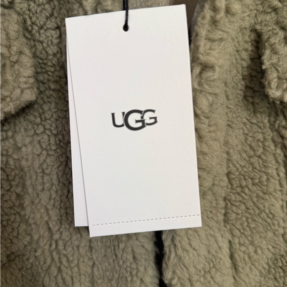 UGG Women’s Frankie Uggfluff shirt jacket/shacket retail $228| - Picture 2 of 15